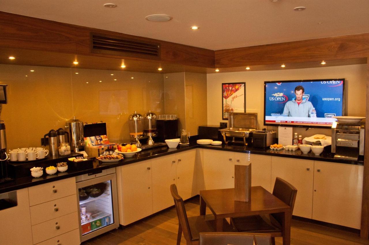 Best Western Pontypool Metro Hotel ภายนอก รูปภาพ