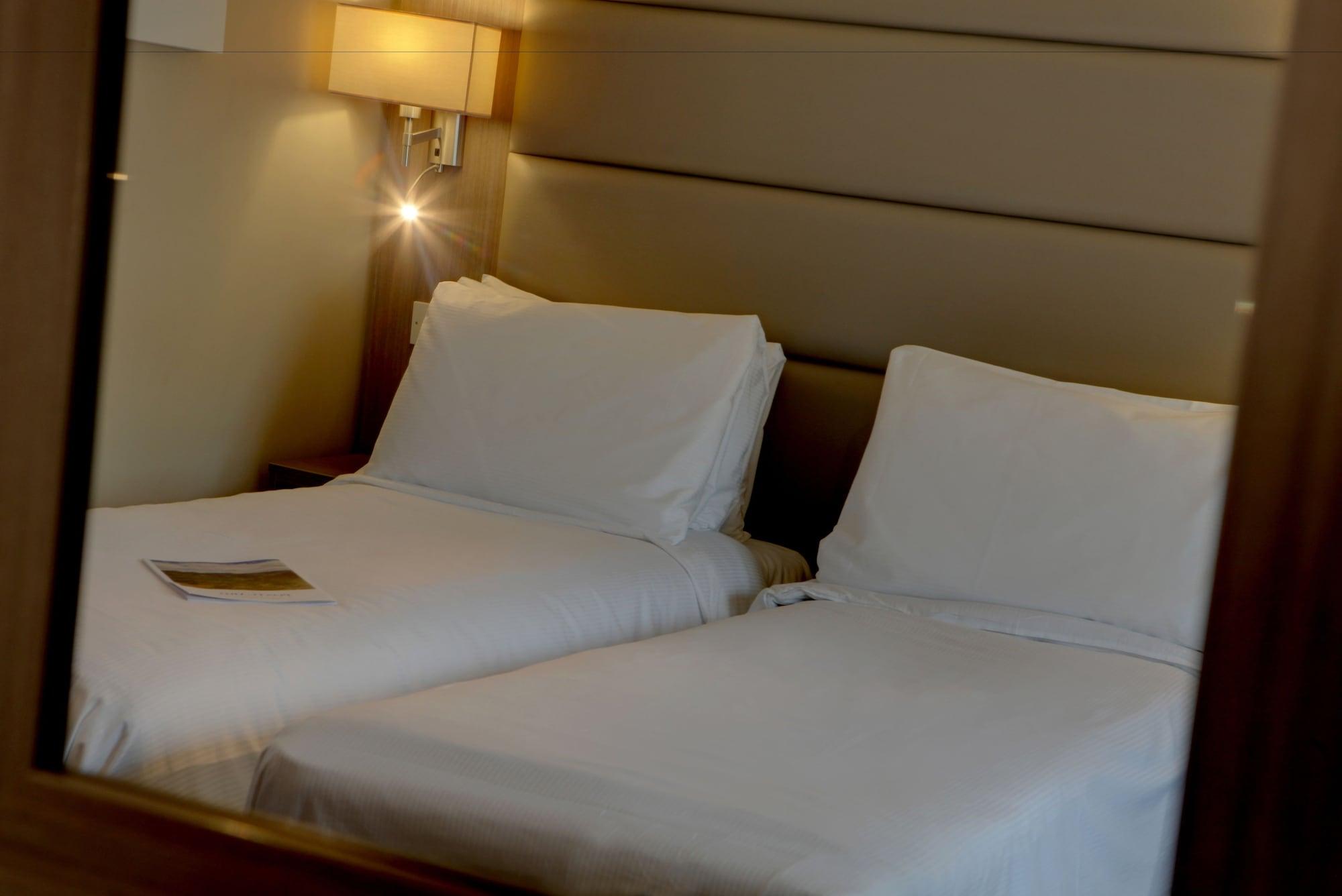 Best Western Pontypool Metro Hotel ภายนอก รูปภาพ