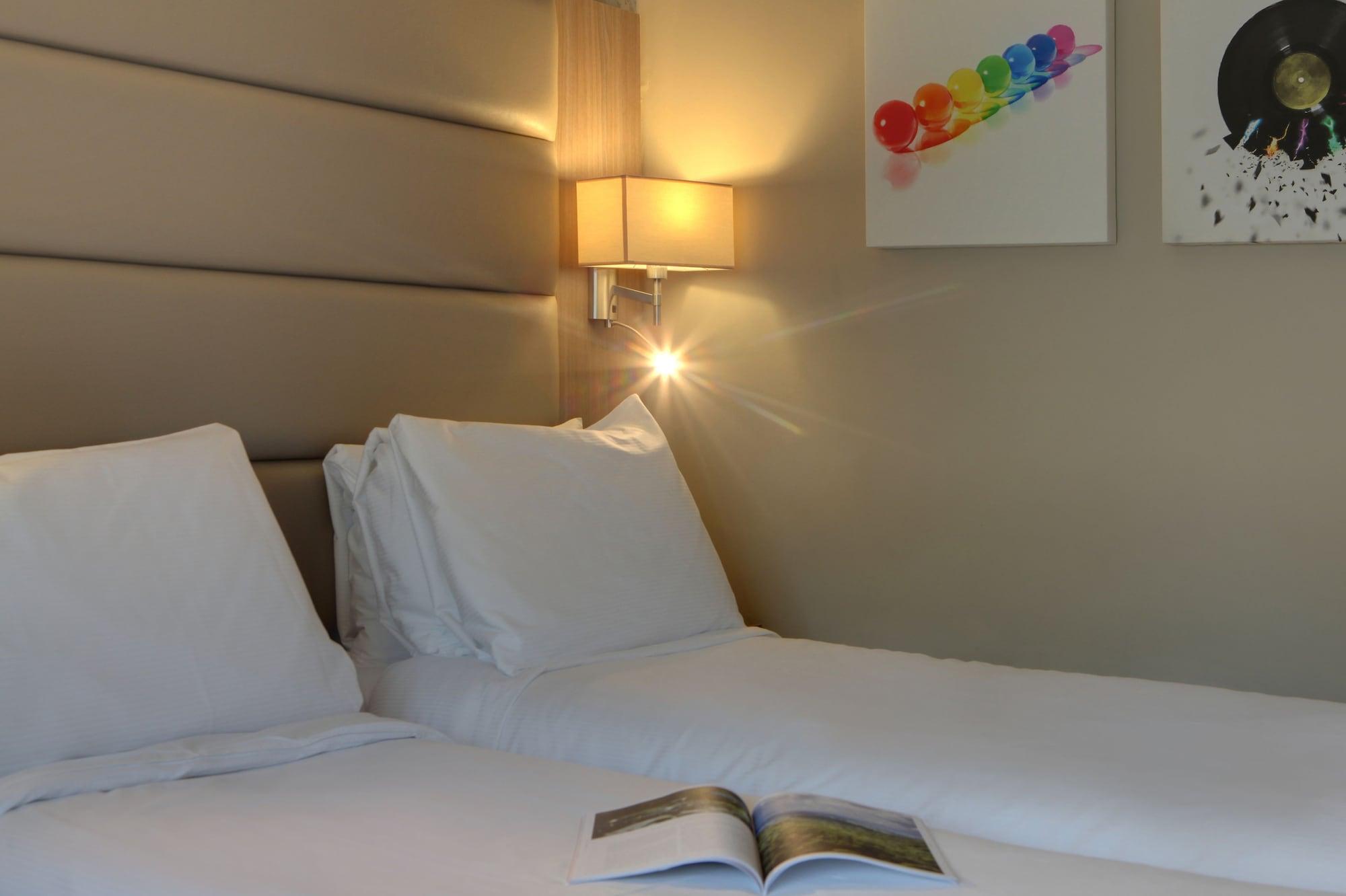 Best Western Pontypool Metro Hotel ภายนอก รูปภาพ