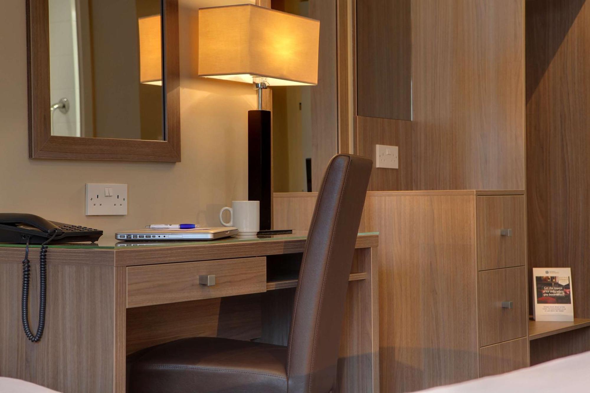 Best Western Pontypool Metro Hotel ภายนอก รูปภาพ