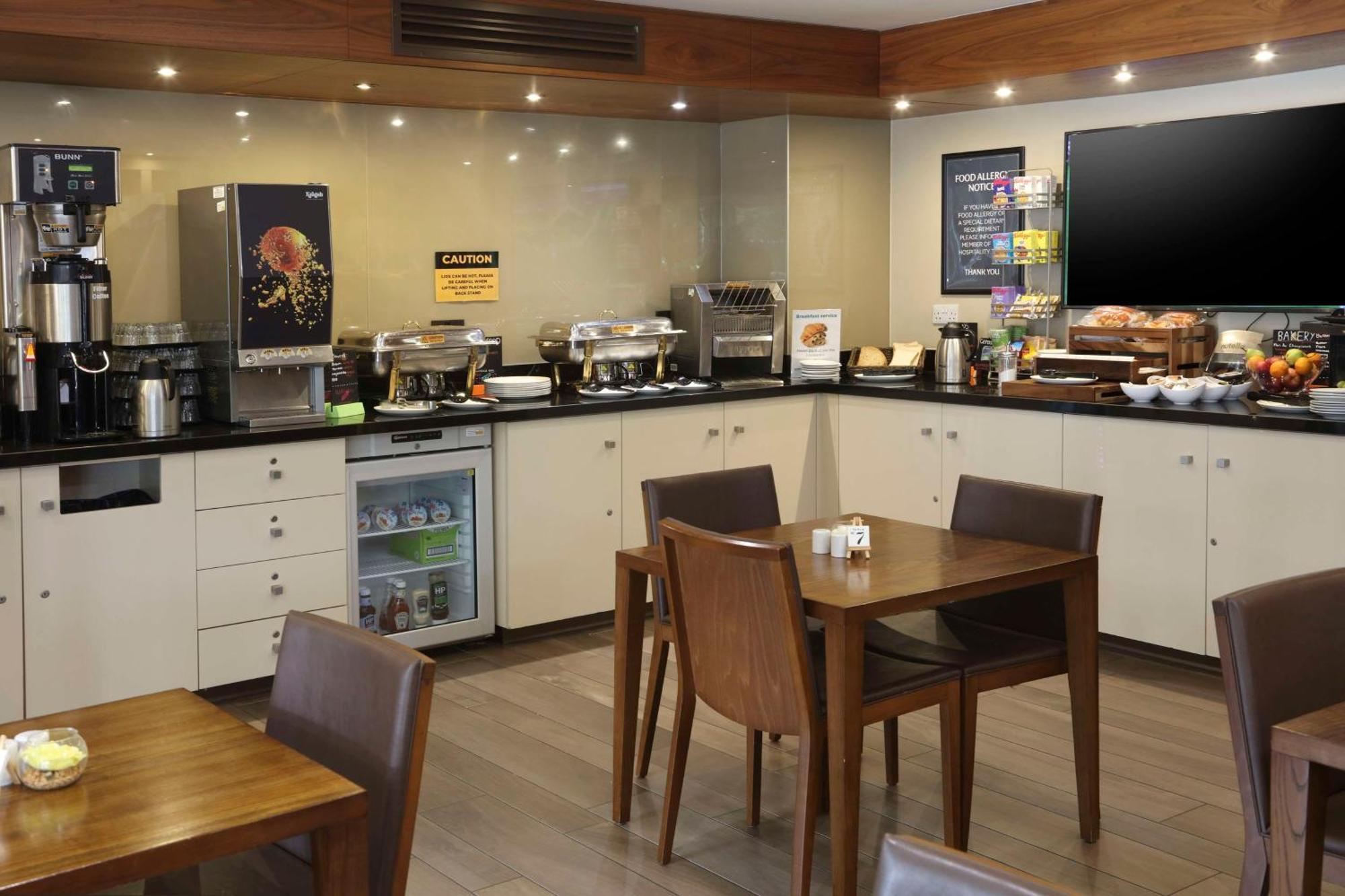 Best Western Pontypool Metro Hotel ภายนอก รูปภาพ