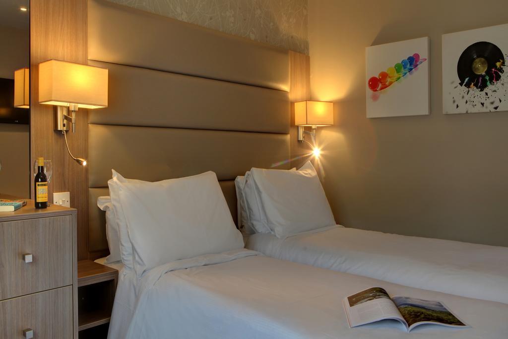 Best Western Pontypool Metro Hotel ภายนอก รูปภาพ