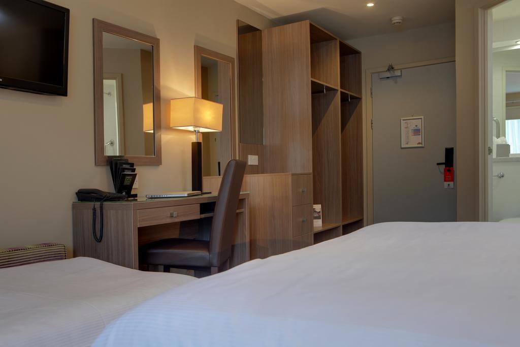 Best Western Pontypool Metro Hotel ภายนอก รูปภาพ