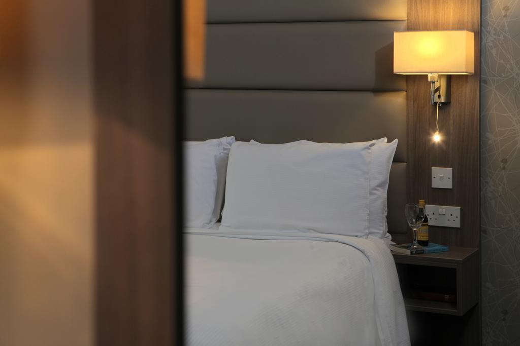 Best Western Pontypool Metro Hotel ภายนอก รูปภาพ