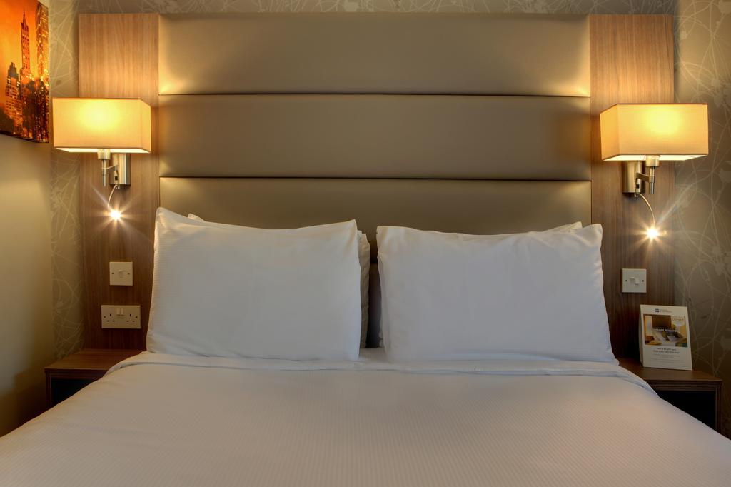 Best Western Pontypool Metro Hotel ภายนอก รูปภาพ