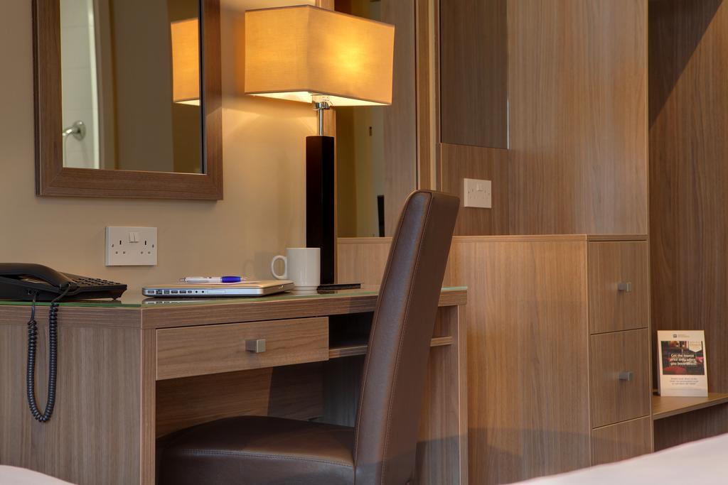 Best Western Pontypool Metro Hotel ภายนอก รูปภาพ